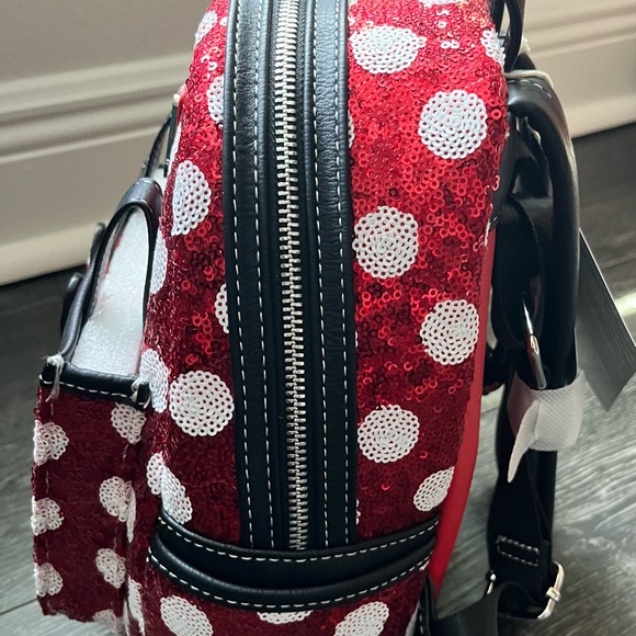 NWT Disney Parks Minnie Mouse Sequin Loungefly Mini Backpack - Picture 5 of 5